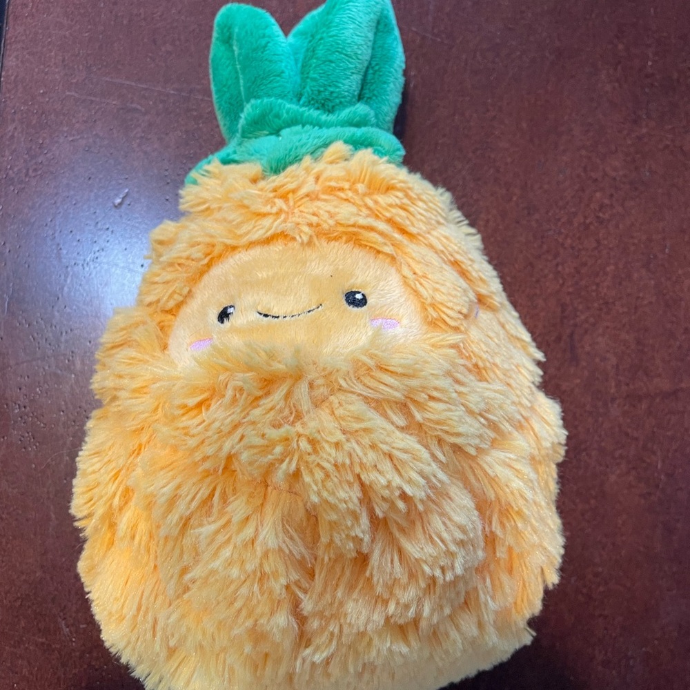 Squisable pineapple